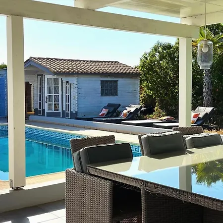 Aumhome Villa